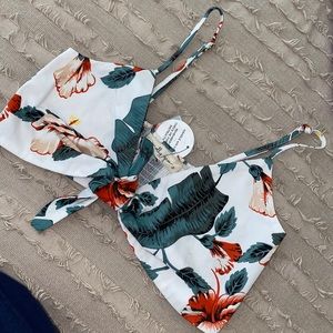 NEW W TAGS - Molly Green Floral Crop Top
